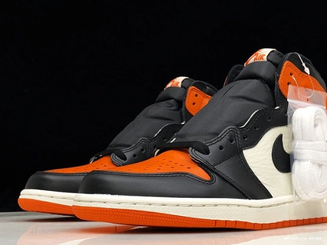 Rep AQ0818-158 Off-Louis Air OW 1 AJ1 x Jordan 0812